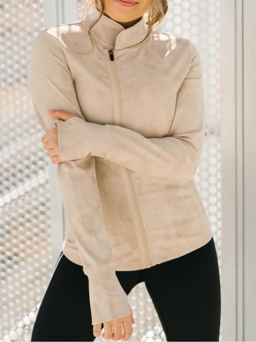 ZYIA Women’s Moab Form Zipper
Bomber Jacket. Size XXL - (runs more like Medium)